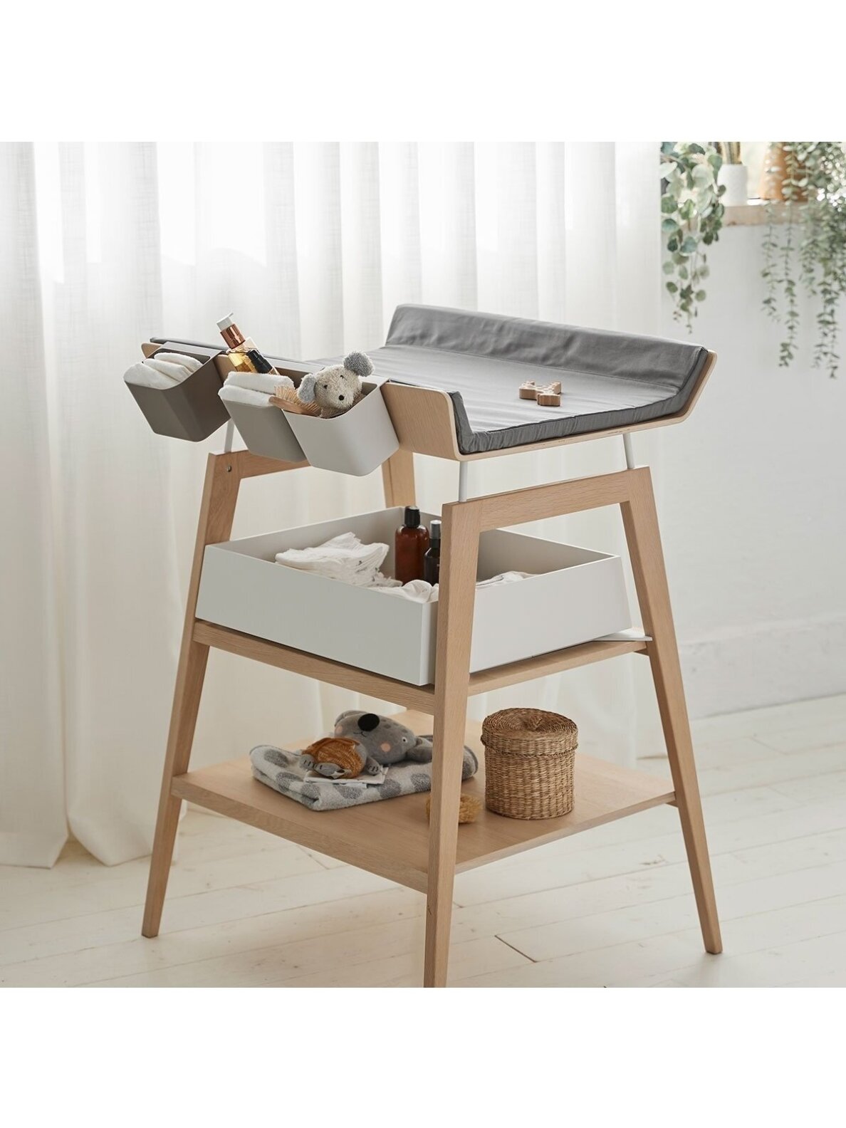 LEANDER LINEA™ CHANGING TABLE W. FOAM CUSHION, BEECH 5