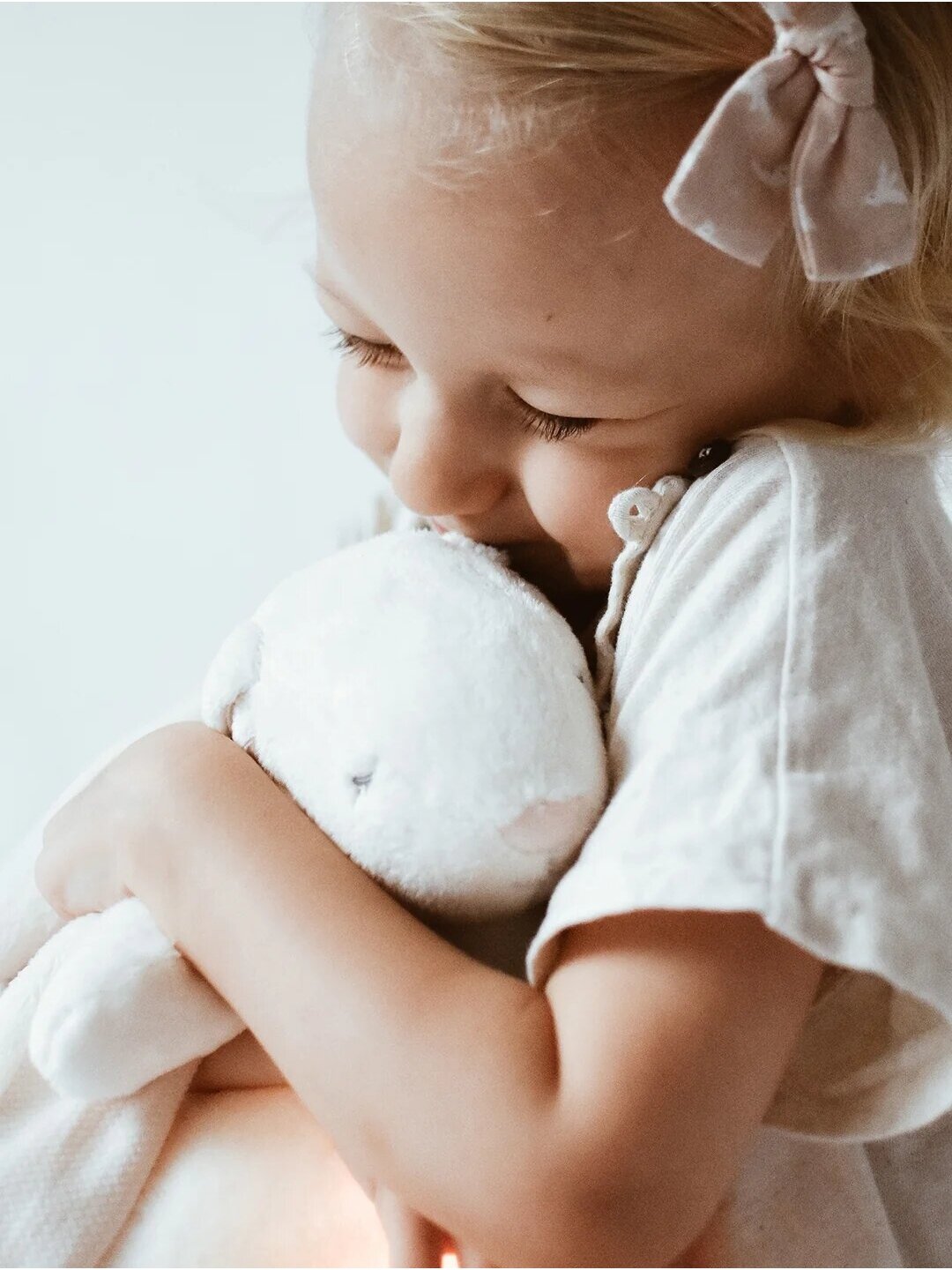 MOONIE 2.0 - CLOUD THE HUMMING BUNNY WITH LAMP 3