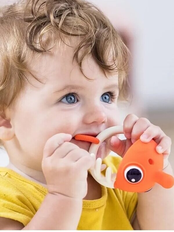 MOMBELLA teether Clownfish 3 in 1, 3 months+ 1