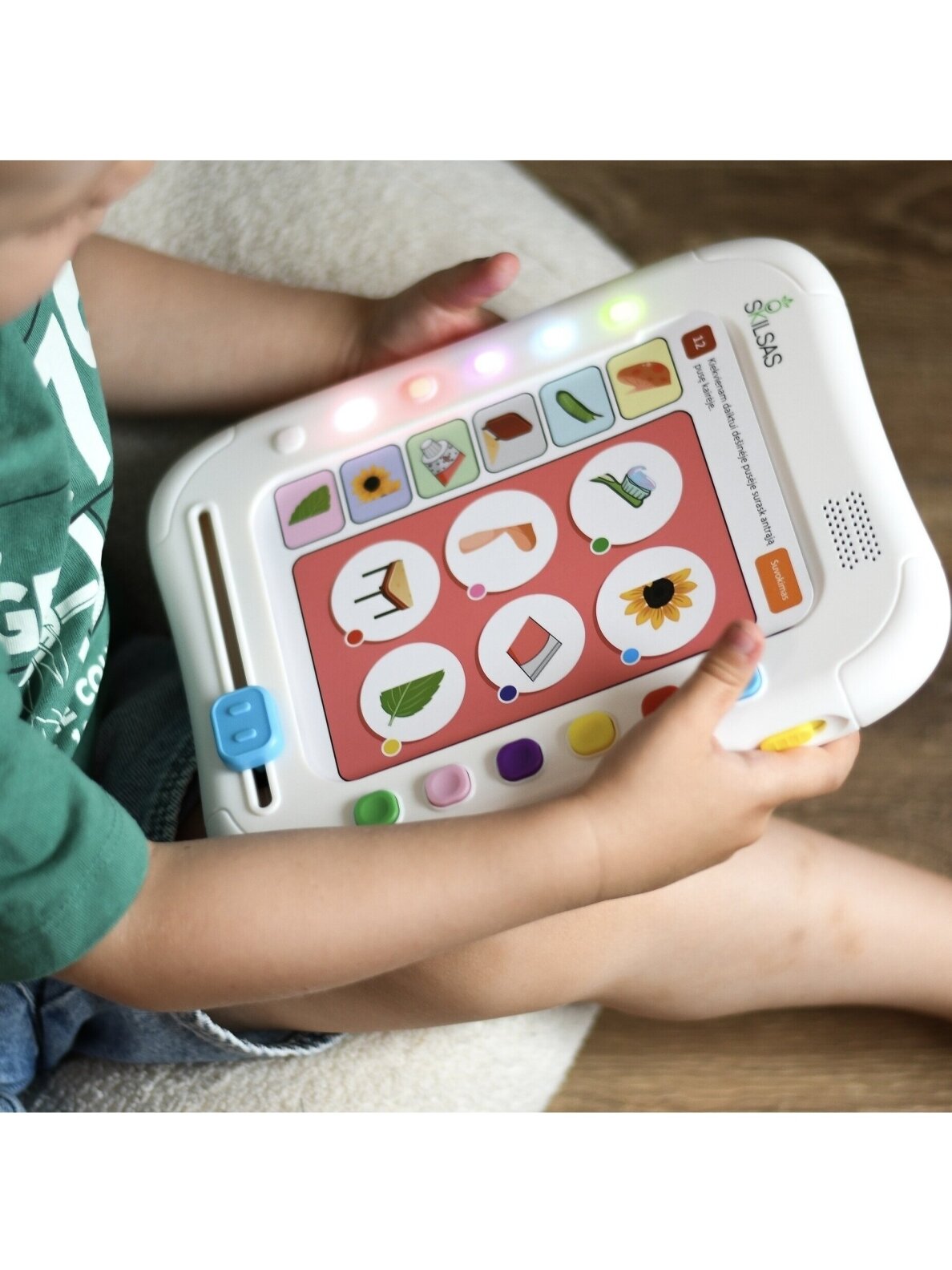Music player for children "Skilsas" with microphone + Lithuanian-voiced "Talking Cards" 6 Music player for children "Skilsas" with microphone + Lithuanian-voiced "Talking Cards" 6